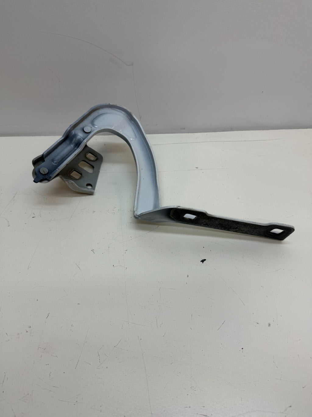 2020-2024 Tesla Model Y Front Right Passenger Side Hood Hinge 1496268-00-C