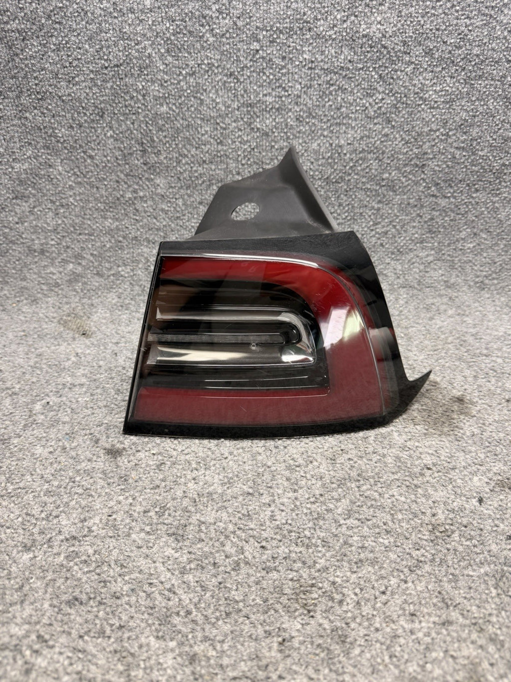 2020-2024 Tesla Model Y Right Passenger Side Taillight Quarter Mounted 3 Pin OEM