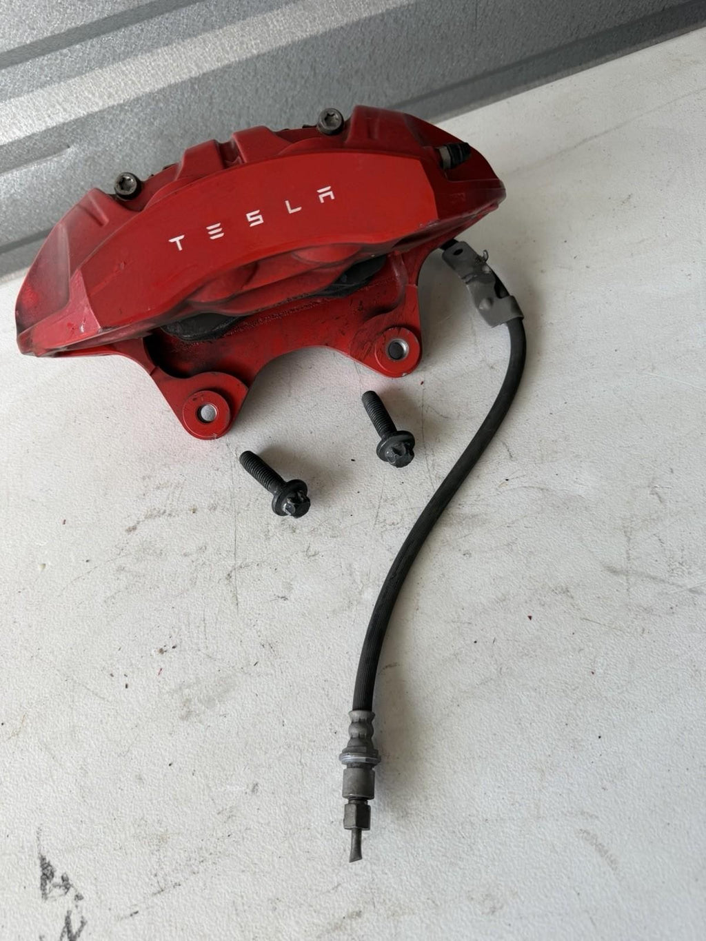 ♦️2017-2023 TESLA MODEL 3 FRONT RIGHT SIDE BRAKE CALLIPER RED OEM, 1044642-00-F