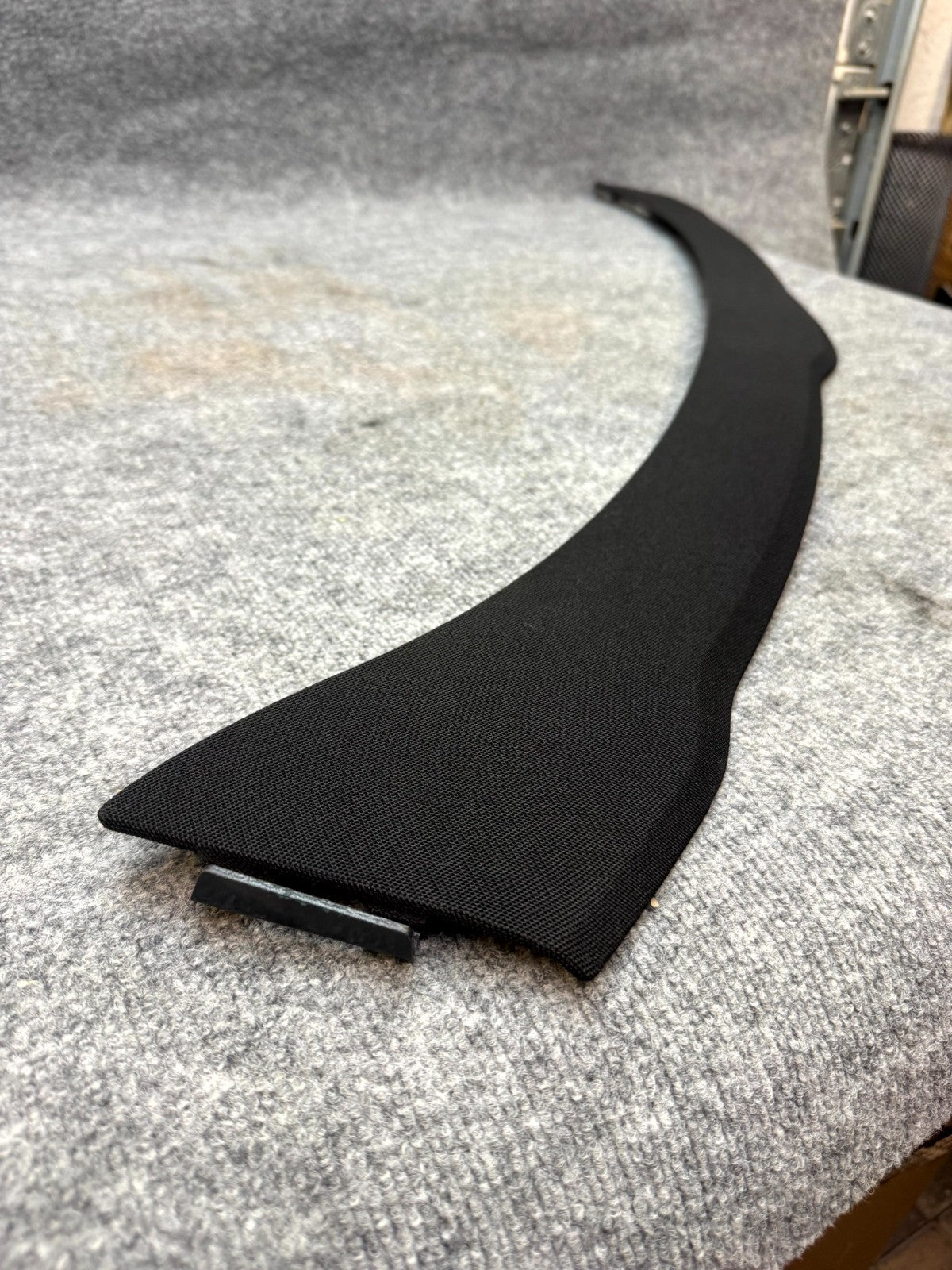 20-24 TESLA MODEL Y UPPER DASH INSTRUMENT DEFROSTER GRILLE PANEL OEM, 108339000I