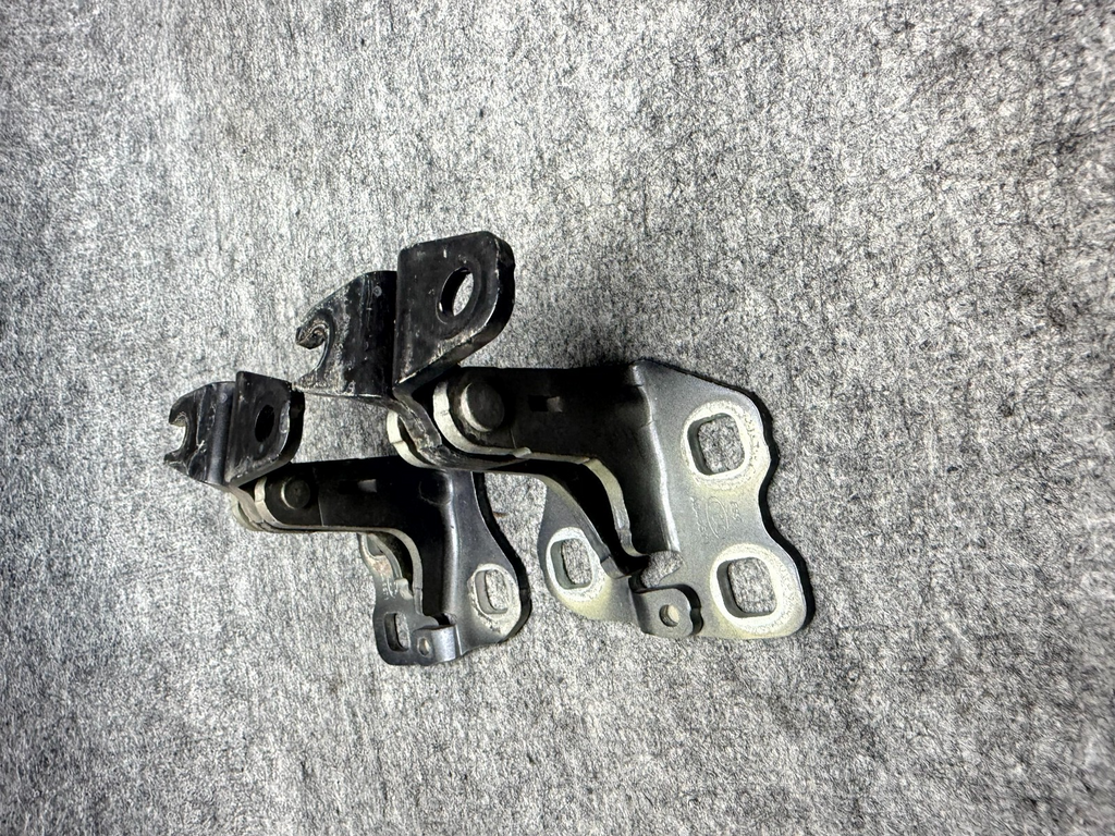 ♦️2017 – 2023 TESLA MODEL 3 FRONT LEFT DRIVER SIDE DOOR HINGE SET OEM, A046571