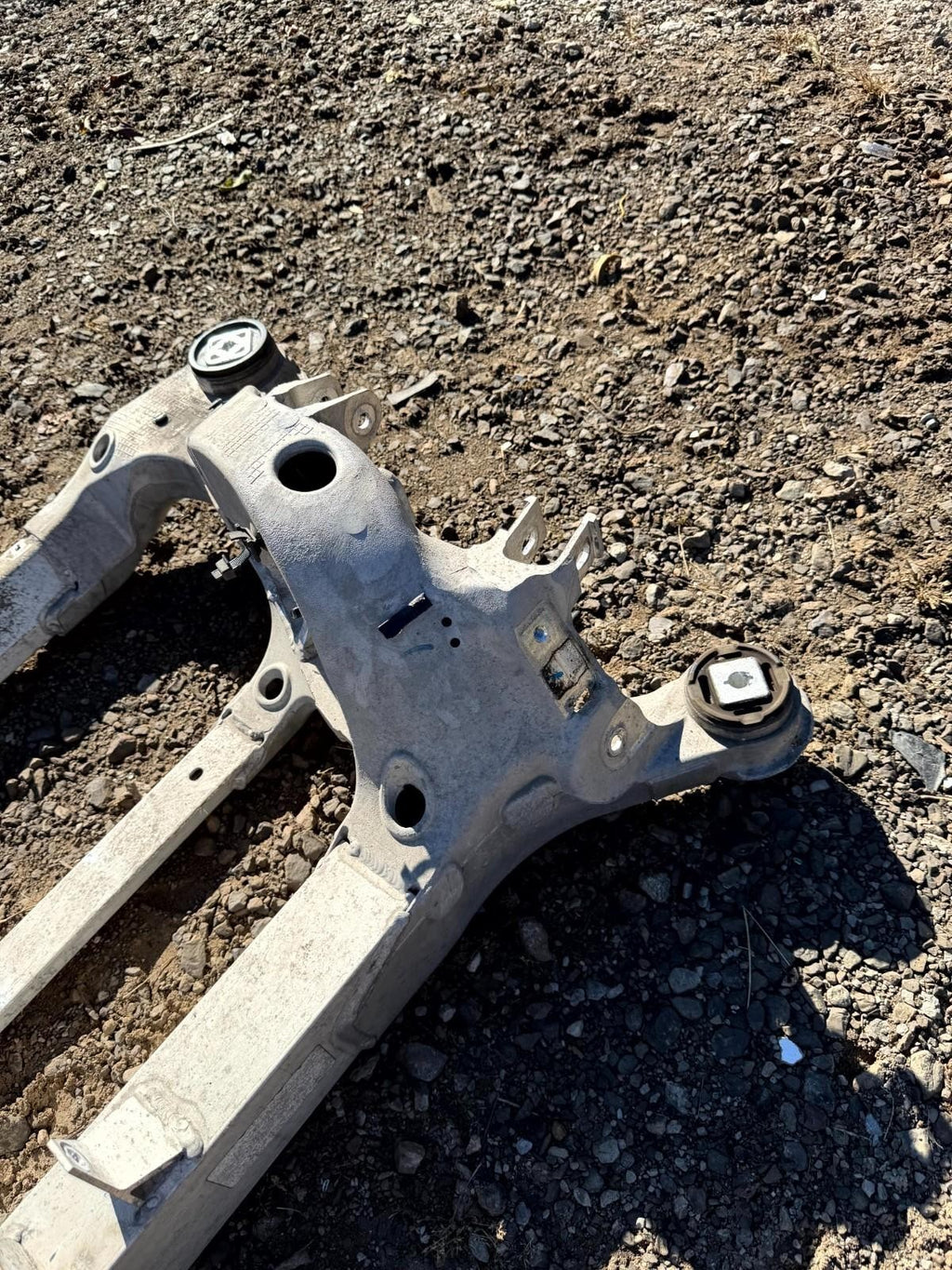 ♦️2012-2020 TESLA MODEL X REAR SUPPORT SUBFRAME CROSSMEMBER OEM, 1009826-00-A
