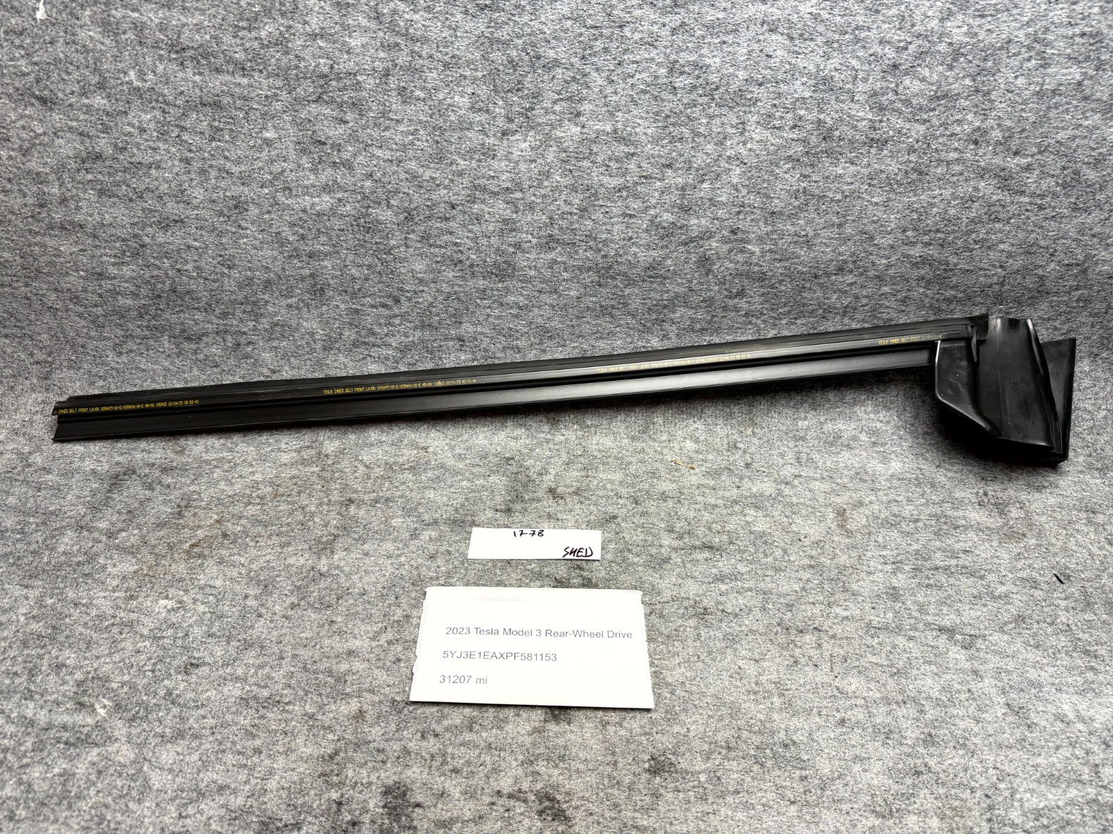 ♦️2017-2023 TESLA MODEL 3 FRONT RIGHT DOOR INNER WEATHERSTRIP OEM, 1090495-00-E
