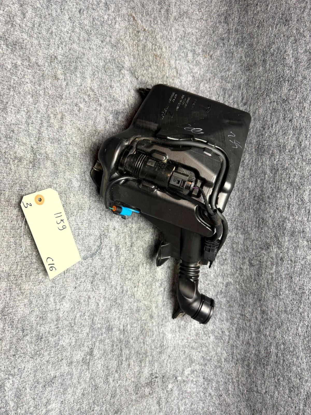 ♦️17-23 TESLA MODEL 3 WINDSHIELD WASHER RESERVOIR BOTTLE TANK OEM, 1090850-00-F