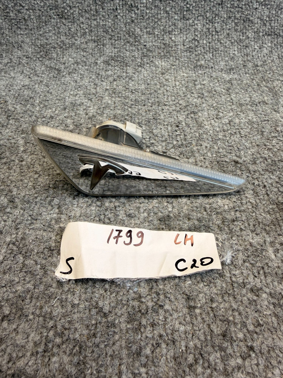 2012 - 2020 Tesla Model S Left Fender Marker Blinker Lamp Trim 6007707-00-C