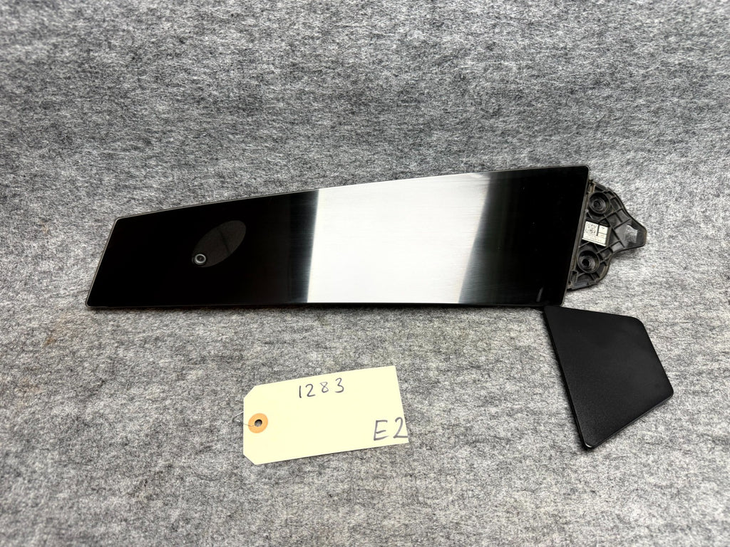 ♦️17-23 TESLA MODEL 3 RIGHT B-PILLAR APPLIQUE TRIM W/ CAMERA OEM, 1109255-00-G