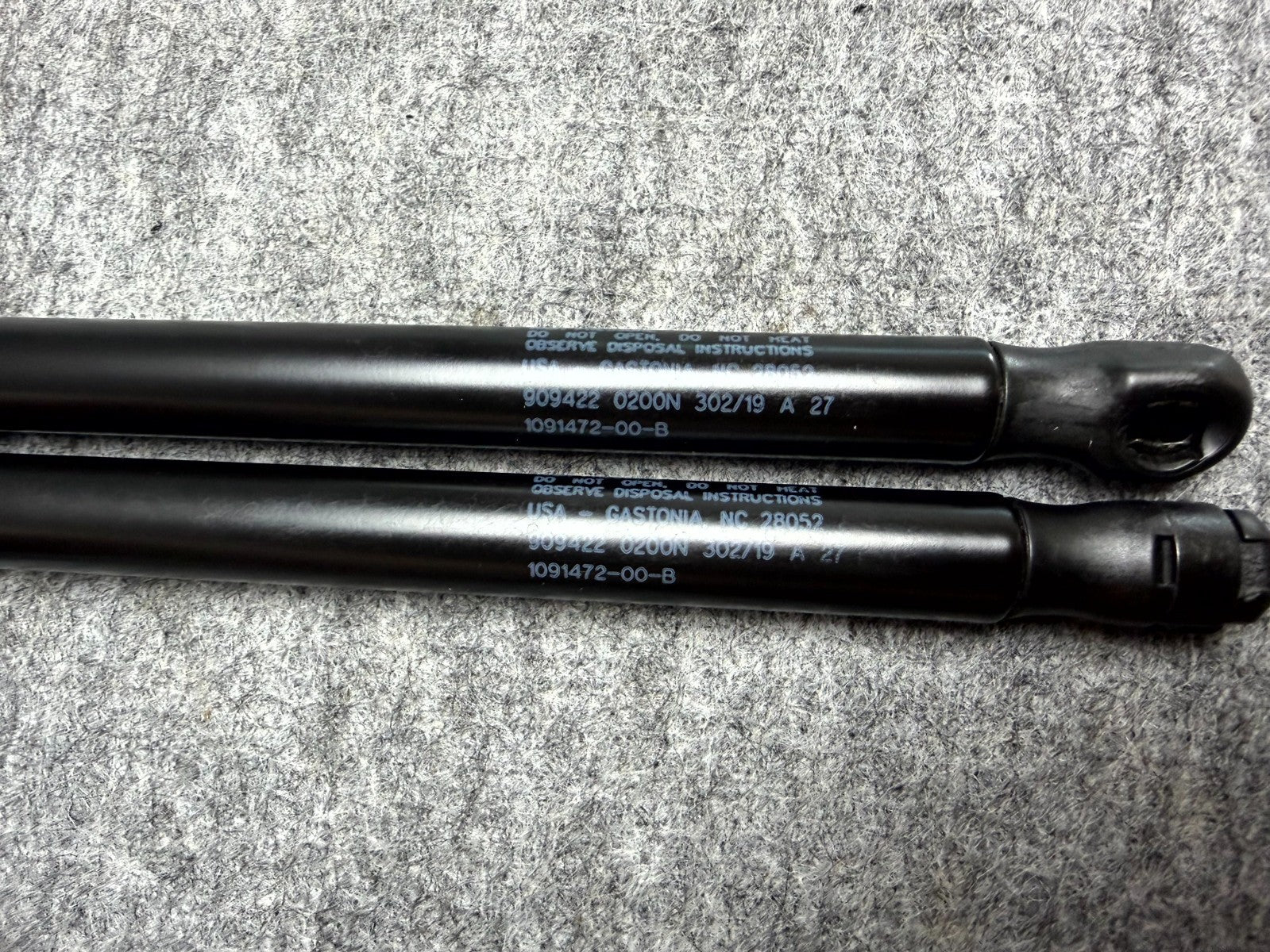 ♦️2017–2023 TESLA MODEL 3 FRONT LEFT & RIGHT TRUNK SHOCK STRUT OEM, 1091472-00-B