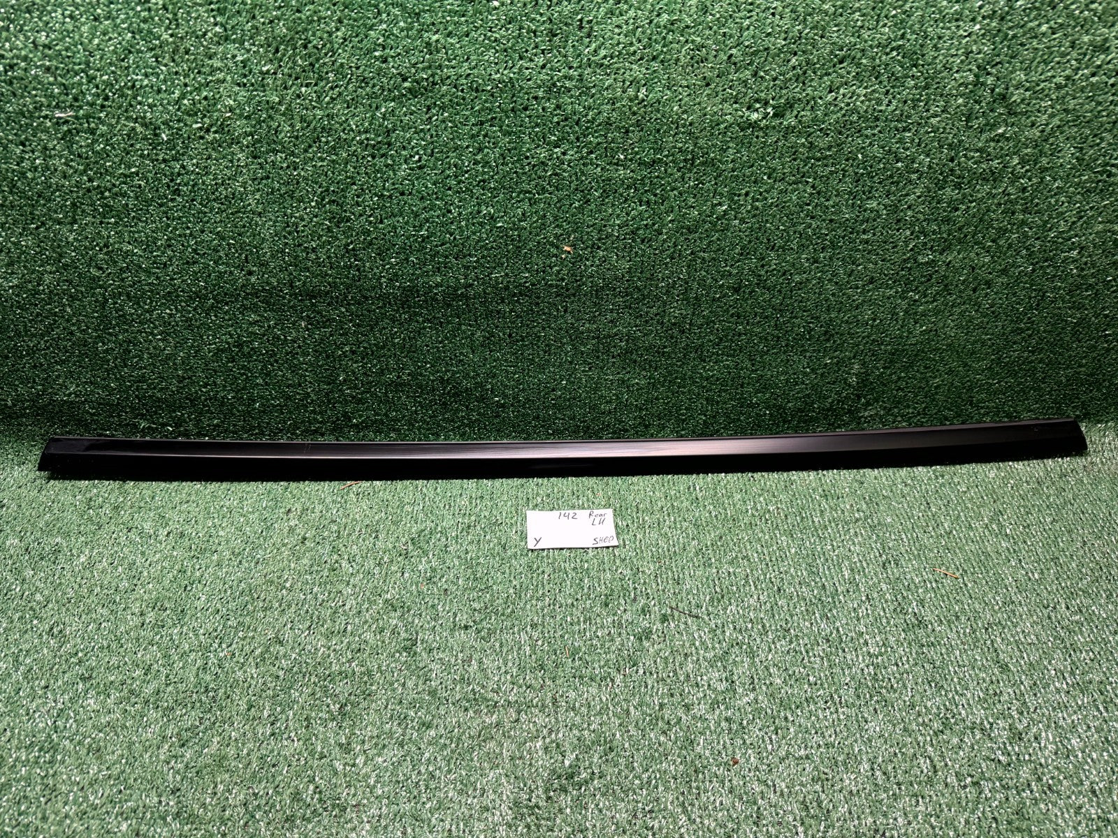 ♦️2020 – 2024 TESLA MODEL Y REAR LEFT DOOR WINDOW BELT MOLDING OEM, 1621170-00-C