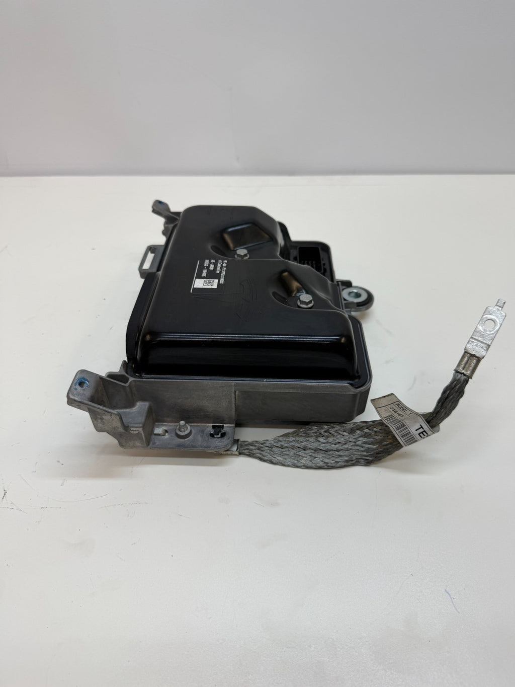 2020 - 2024 TESLA MODEL Y FRONT BODY CONTROL MODULE UNIT 1497327-00-B