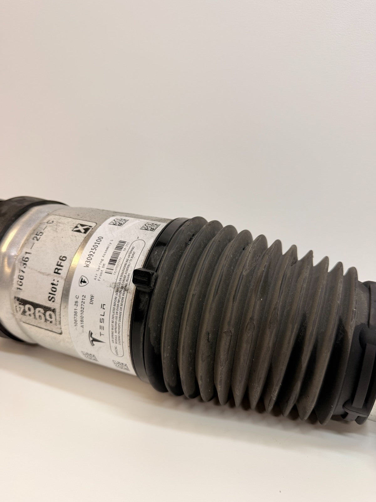 2016-2020 Tesla Model S Front Right Air Suspension Shock Strut 1067361-25-C