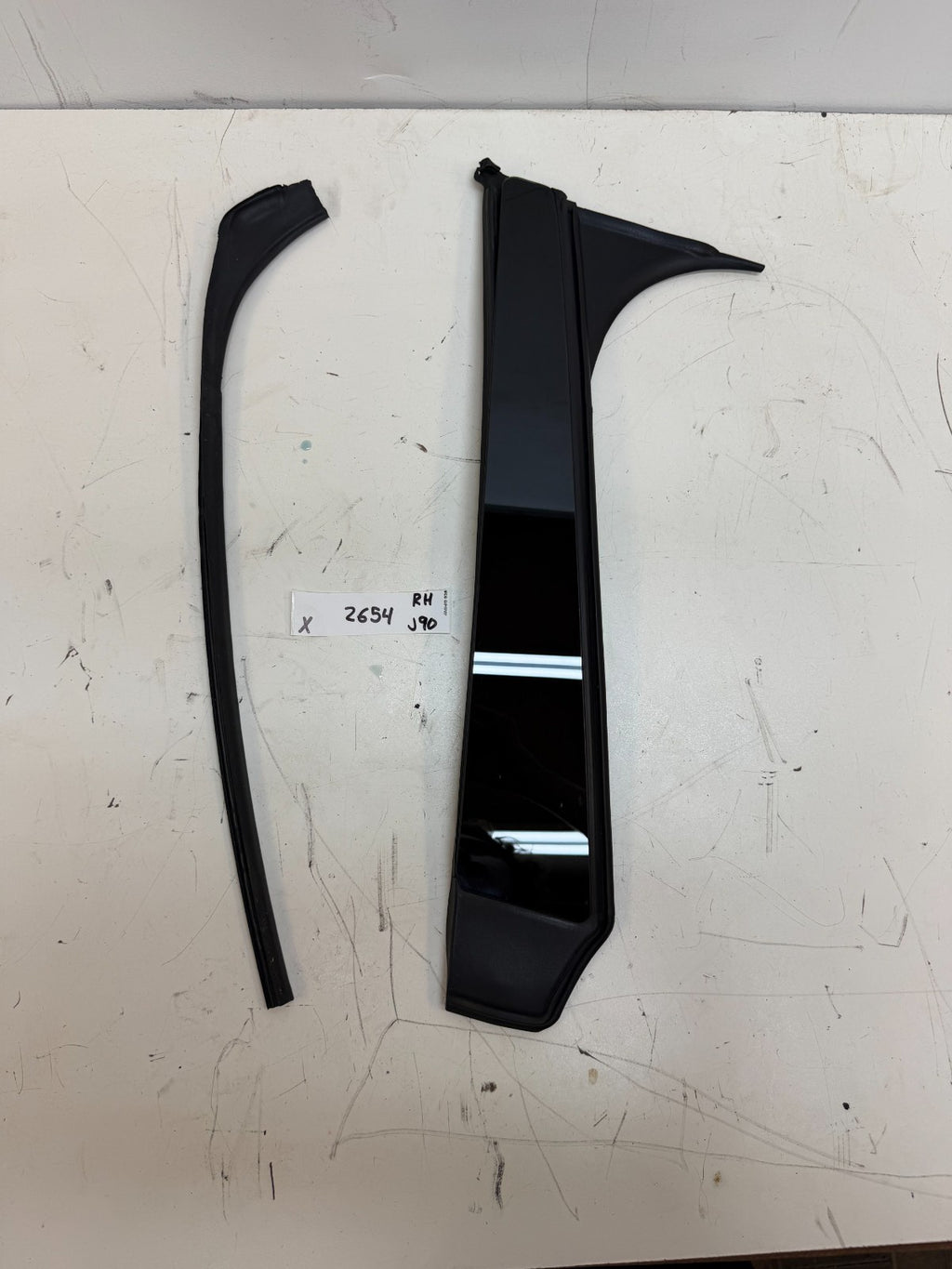 2016-2020 Tesla Model X Passenger Side B-Pillar Applique Glass 1032364-00-C