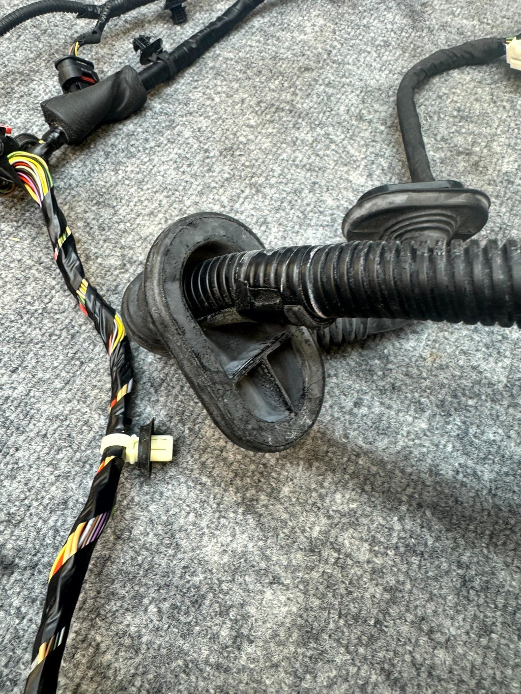 2020-2024 TESLA MODEL Y FRONT RIGHT DOOR WIRING HARNESS CABLE OEM, 1489052-00-D