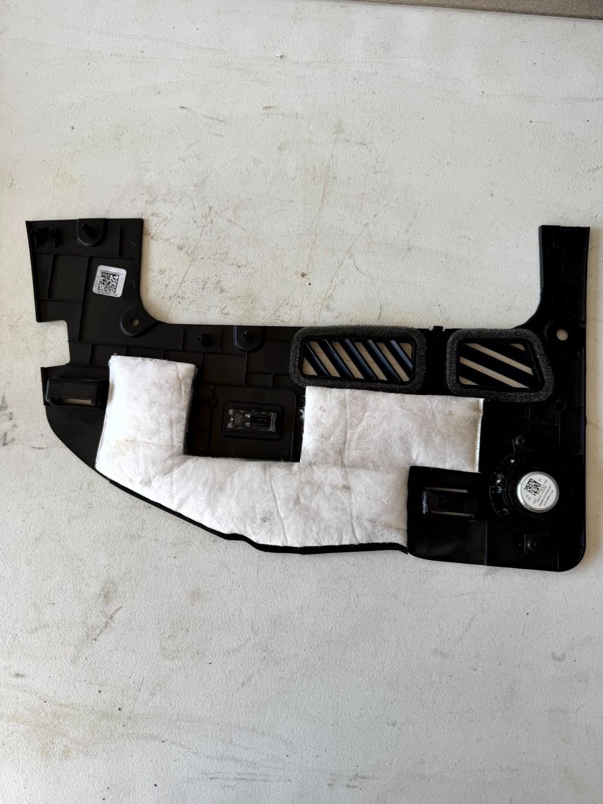 ♦️17-23 Tesla Model 3 Dashboard Right Side Lower Trim Cover Panel OEM, 113097800