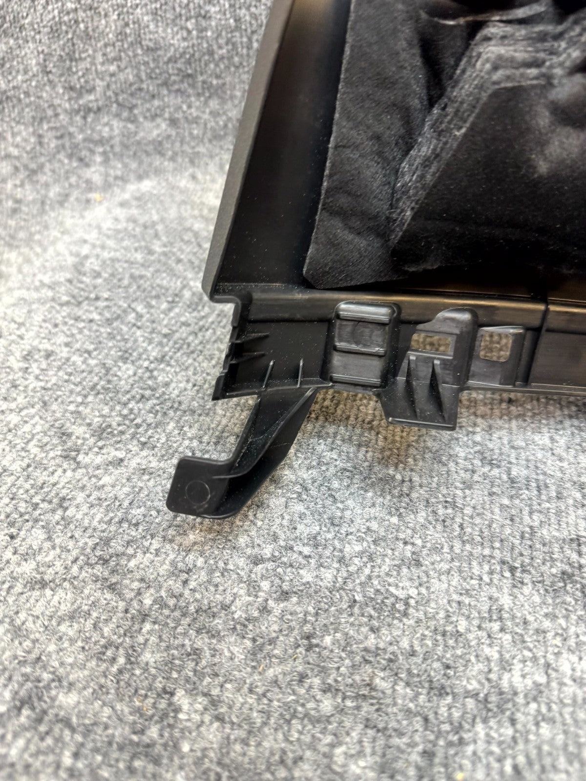 2020-2024 TESLA MODEL Y REAR LEFT C PILLAR UPPER QUARTER PANEL OEM, 1802879-00-B