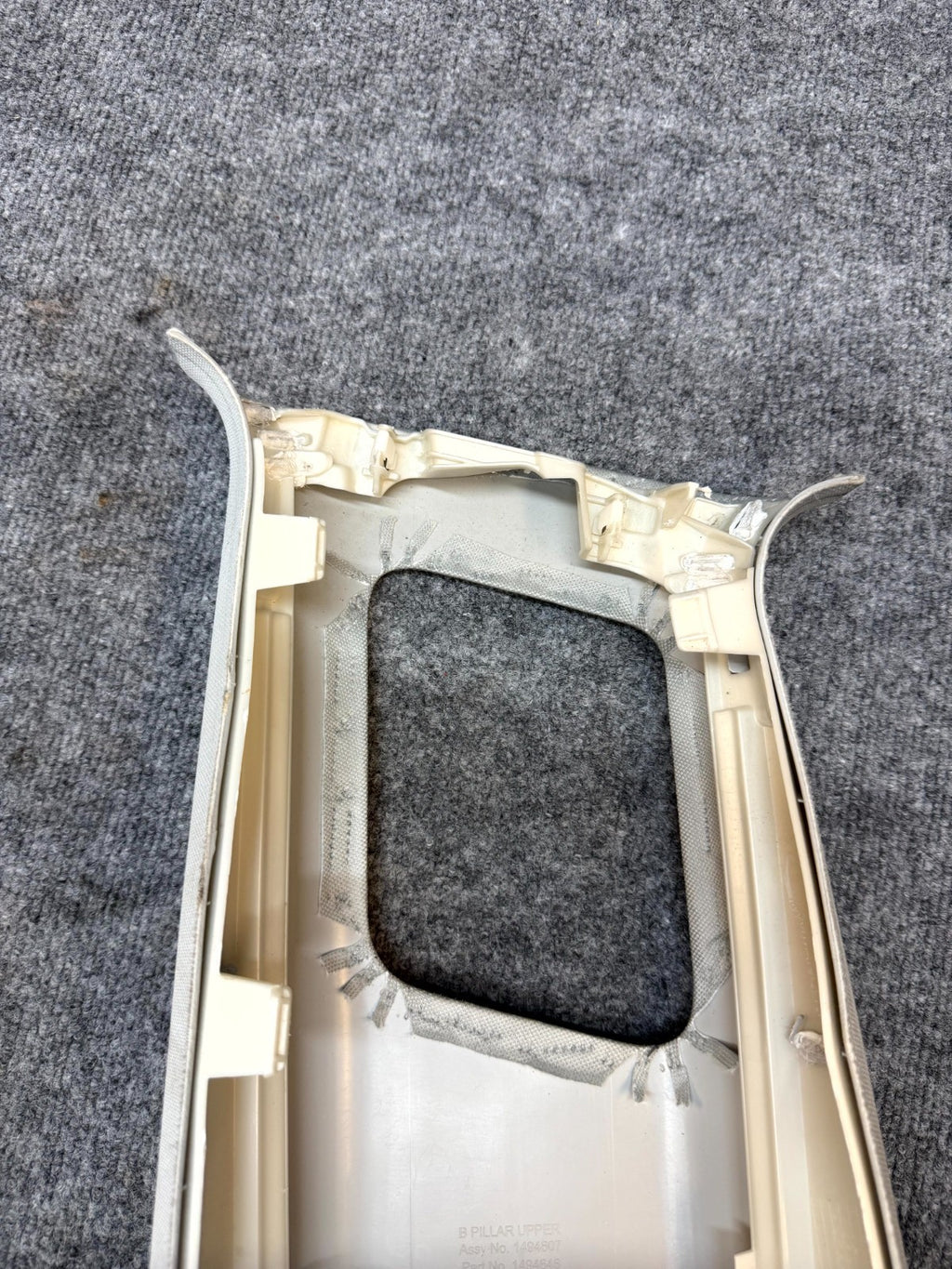 2020 - 2024 TESLA MODEL Y RIGHT SIDE B PILLAR UPPER TRIM COVER OEM, 1494607-00-C