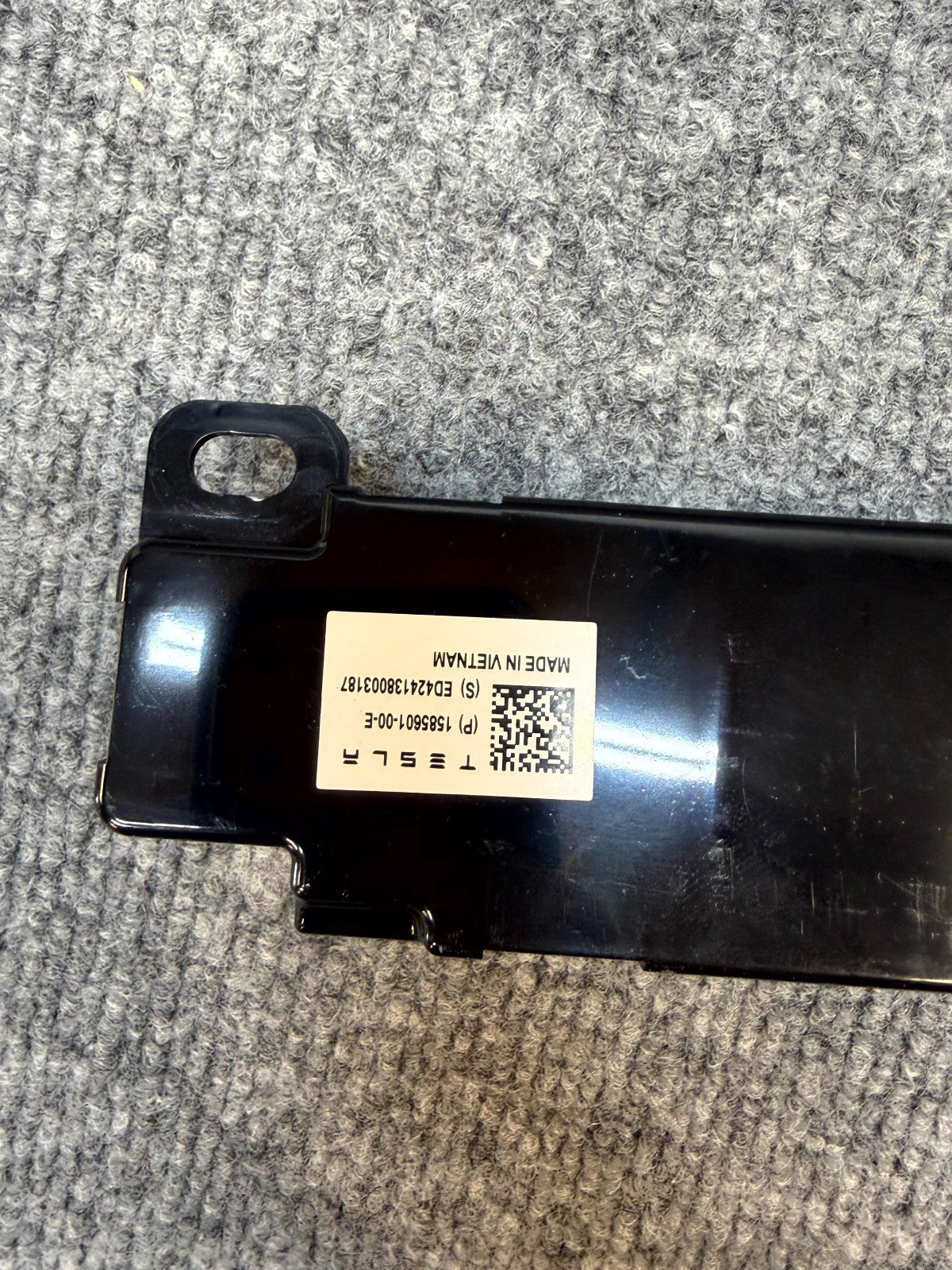 2020-2025 TESLA MODEL Y WIFI BLUETOOTH ANTENNA CONTROL MODULE OEM, 1585601-00-E