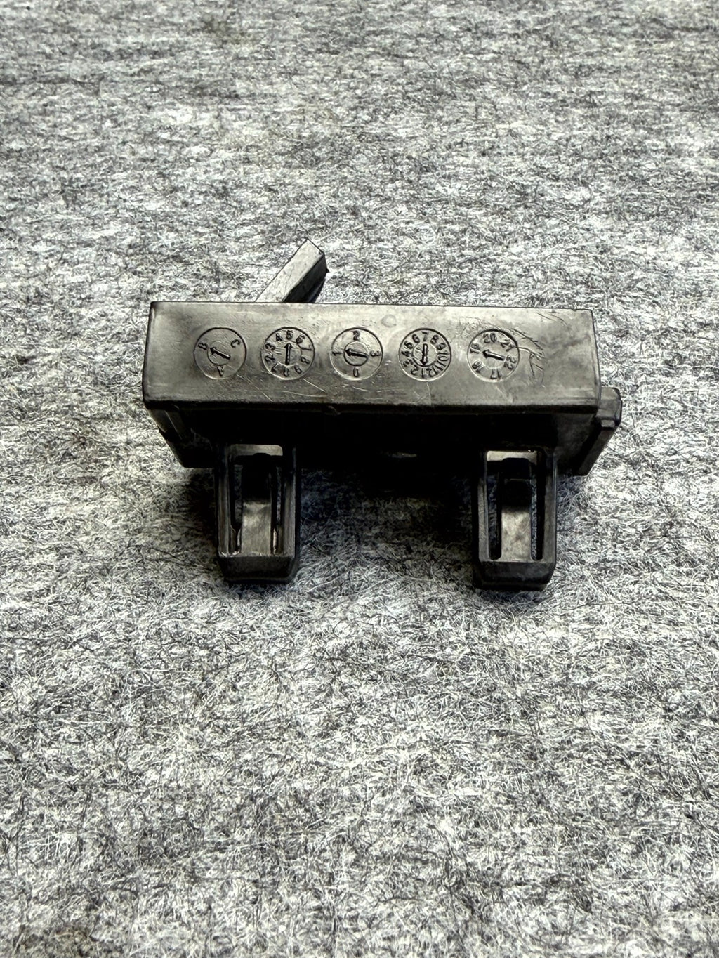 ♦️17 – 23 TESLA MODEL 3 FRONT RIGHT SIDE BUMPER FENDER BRACKET OEM, 1084172-00-F