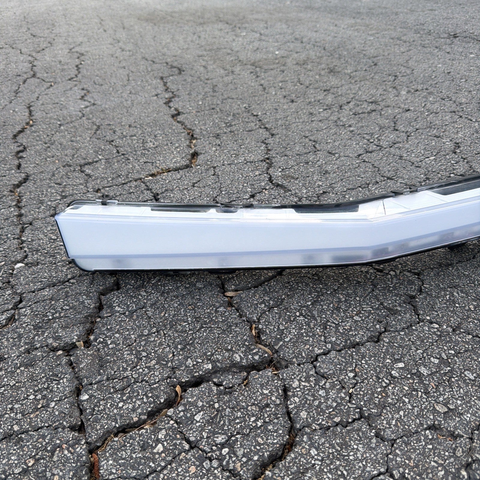 2024-2026 Tesla Cybertruck Front LightBar 1806407-00-D OEM