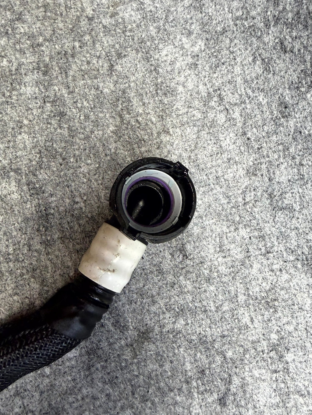 ♦️17-23 TESLA MODEL 3 FRONT RADIATOR OUTLET COOLING PIPE HOSE OEM, 1077589-00-E