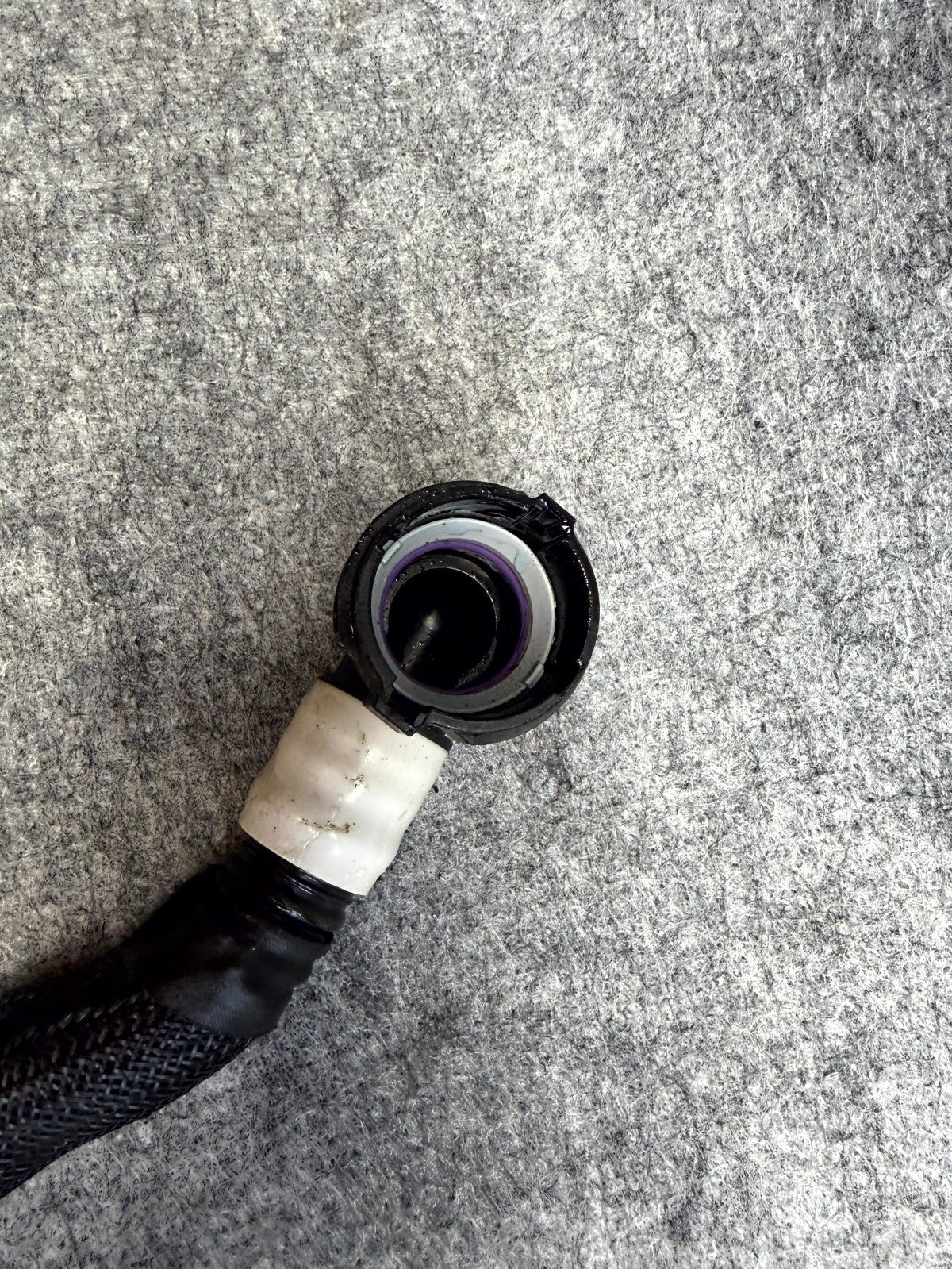 ♦️17-23 TESLA MODEL 3 FRONT RADIATOR OUTLET COOLING PIPE HOSE OEM, 1077589-00-E