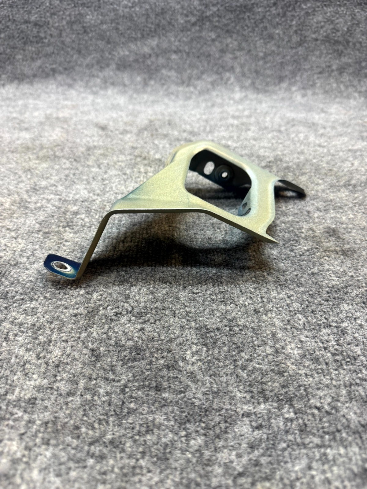 2017‑2023 TESLA MODEL 3 FRONT LEFT SIDE FENDER SUPPORT BRACKET OEM, 1086017-00-D