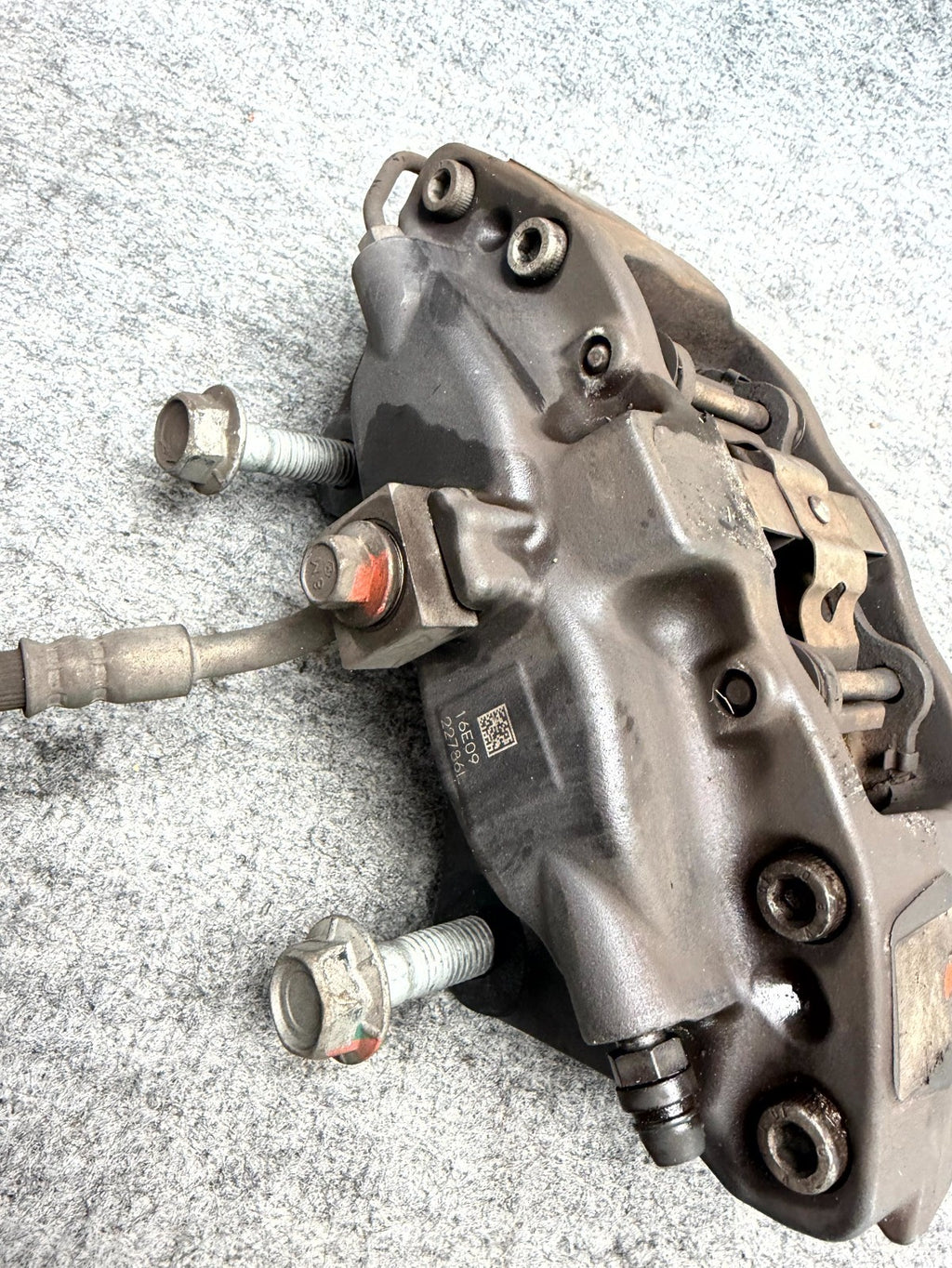 ♦️2012-2020 TESLA MODEL S REAR LEFT SIDE BRAKE CALLIPER BREMBO OEM, 1021252-00-F