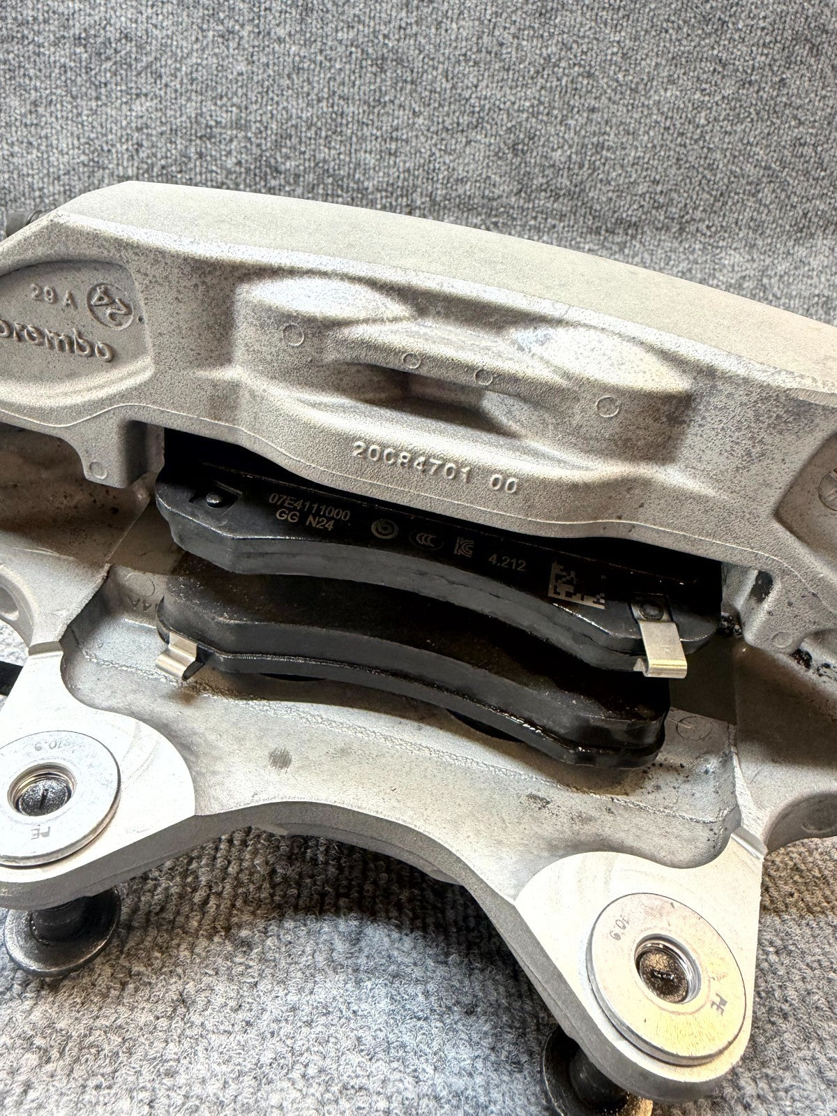 20-24 TESLA MODEL Y FRONT LEFT BRAKE CALIPER W/BREAK HOSE LINE OEM, 2288621-00-A