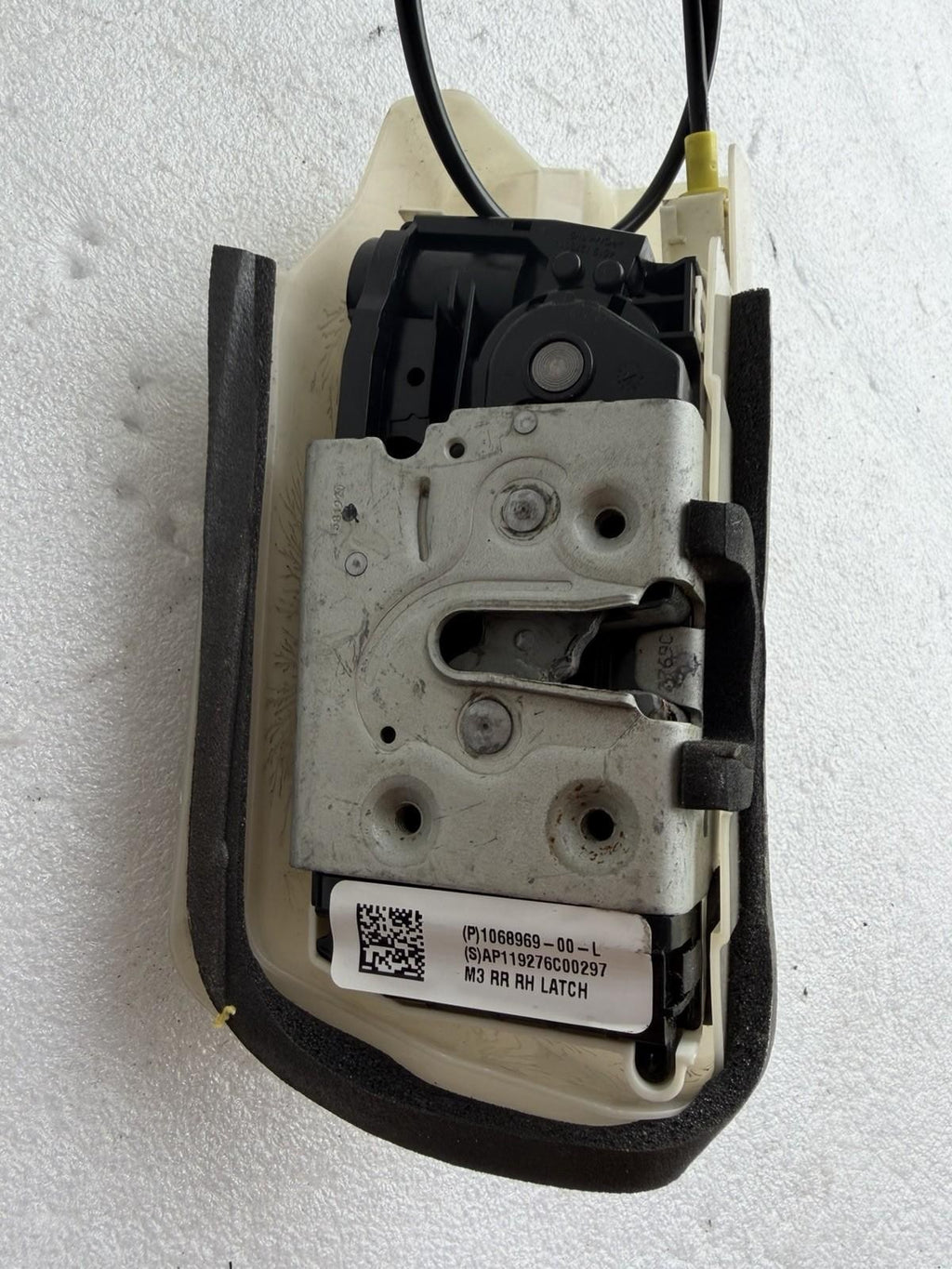 ♦️2017 - 2023 TESLA MODEL 3 REAR RIGHT DOOR LATCH LOCK ACTUATOR OEM, 106896900L