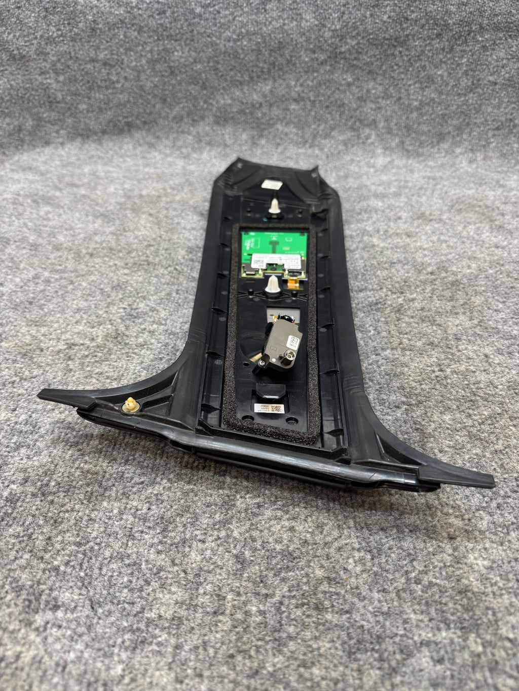2020 - 2024 TESLA MODEL Y LEFT SIDE B-PILLAR GLASS TRIM CAMERA OEM, 1785299-00-B
