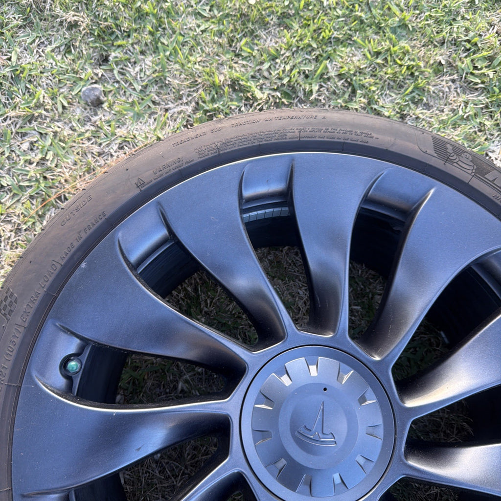 20-25 Tesla Model Y PERFORMANCE OEM 21" FRONT Wheel And Tire