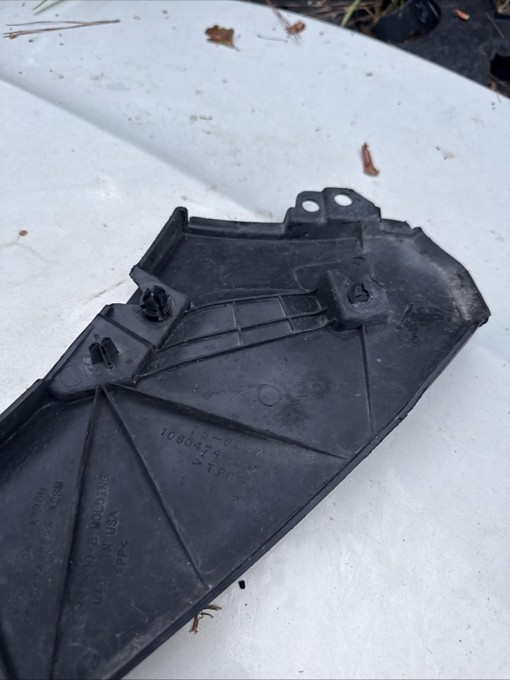 ♦️16-20 TESLA MODEL S FRONT UNDER HOOD APRON TRIM COVER PANEL OEM, 1060474-00-D