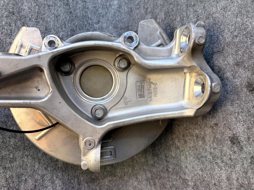 ♦️17-23 TESLA MODEL 3 FRONT RIGHT SPINDLE KNUCKLE HUB & SHIELD OEM, 1044122-00-E