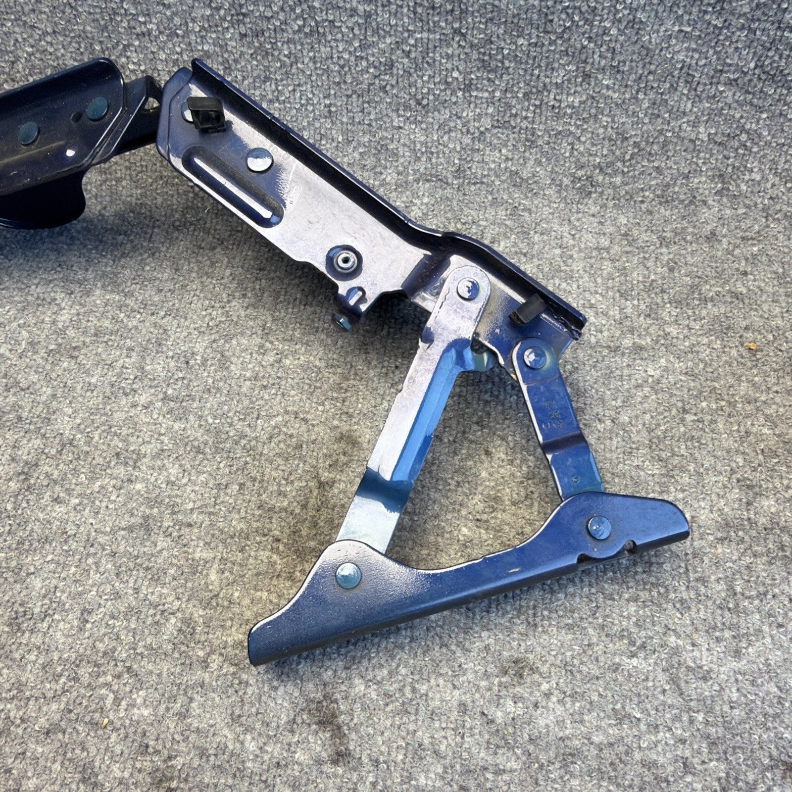 12-20 OEM Tesla Model S Front Left Right Bonnet Hood Hinge Bracket Blue SET