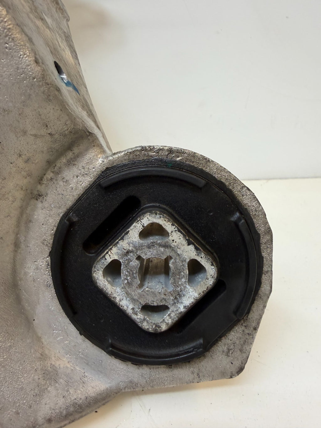 2016 - 2020 Tesla Model X Rear Subframe Crossmember 6007012-00-H