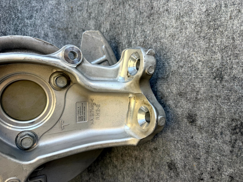 ♦️17-23 TESLA MODEL 3 FRONT RIGHT SPINDLE KNUCKLE HUB & SHIELD OEM, 1044122-00-E