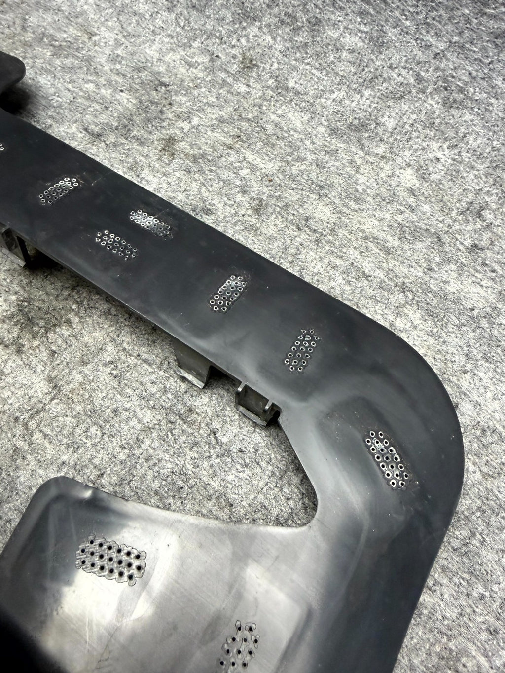 ♦️ 2017 - 2023 TESLA MODEL 3 FRONT BUMPER FOGLIGHT BRACKET OEM, 1089450-00-A