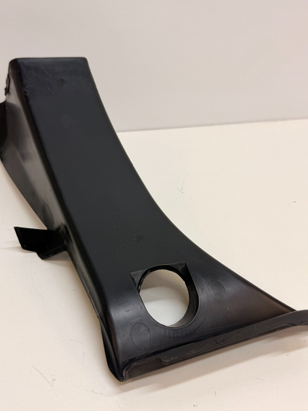 12-15 Model S Rear Passenger Side Trunk Liftgate Trim Cover Right 1006675-00-E