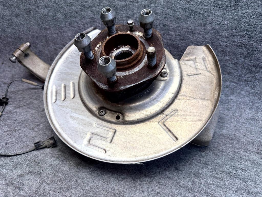 ♦️17-23 TESLA MODEL 3 FRONT LEFT SIDE SPINDLE KNUCKLE WHEEL HUB OEM, 104431100E