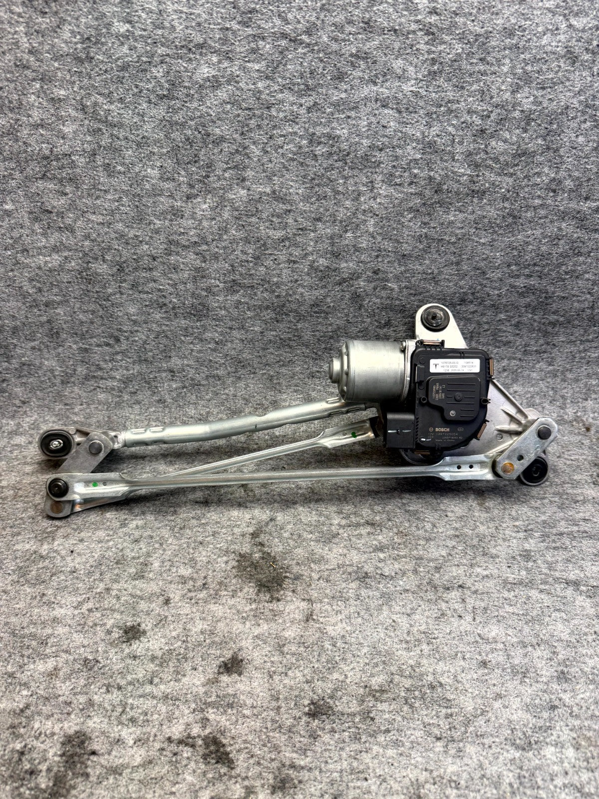 ♦️2017-2023 TESLA MODEL 3 WIPER TRANSMISSION LINKAGE WITH MOTOR OEM, 107672500G