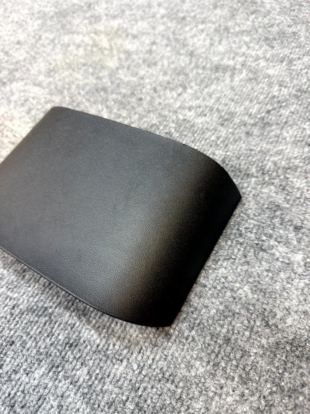 2020 - 2024 TESLA MODEL Y CENTER CONSOLE BACK END TRIM COVER OEM, 1108494-00-B