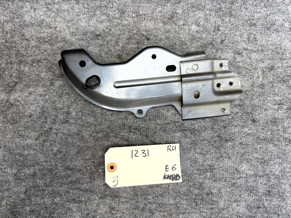 ♦️17-23 TESLA MODEL 3 FRONT RIGHT SIDE FENDER SUPPORT BRACKET OEM, 1092305-00-B