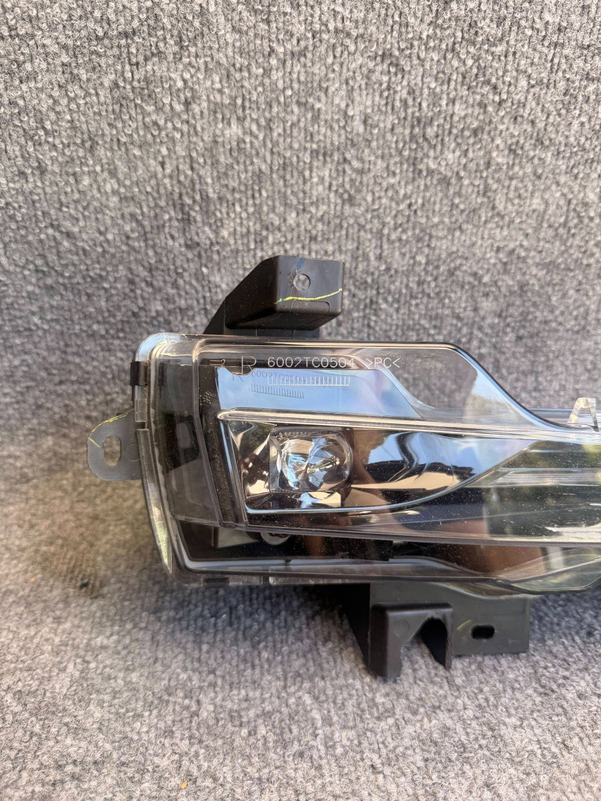 2017- 2023 Tesla Model 3 Right Passenger 3 Pin Fog Light Lamp 1077392-00-F