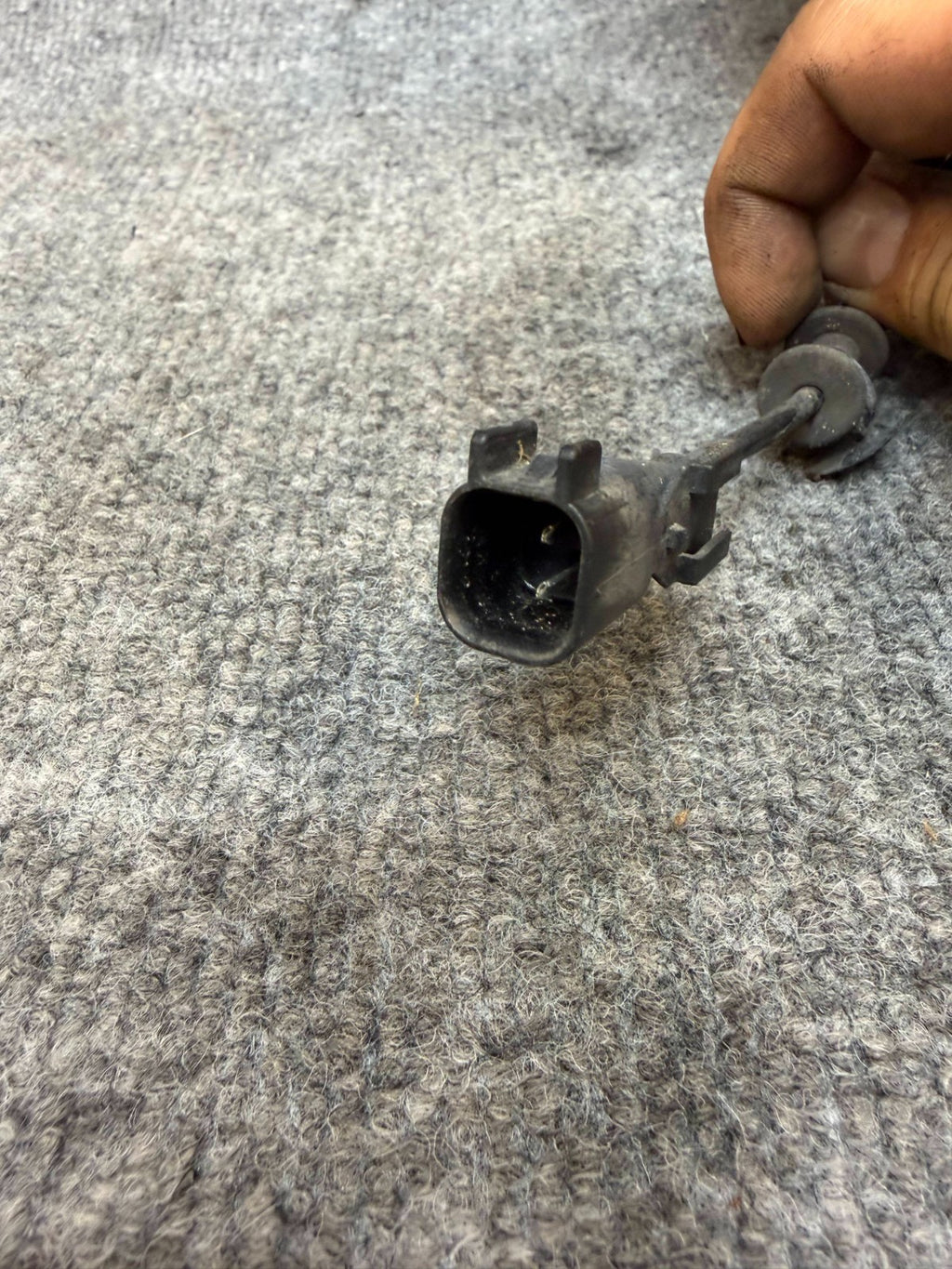 17-23 Tesla Model 3 Front Right Spindle Knuckle + Hub & Shield RH 1044316-00-E