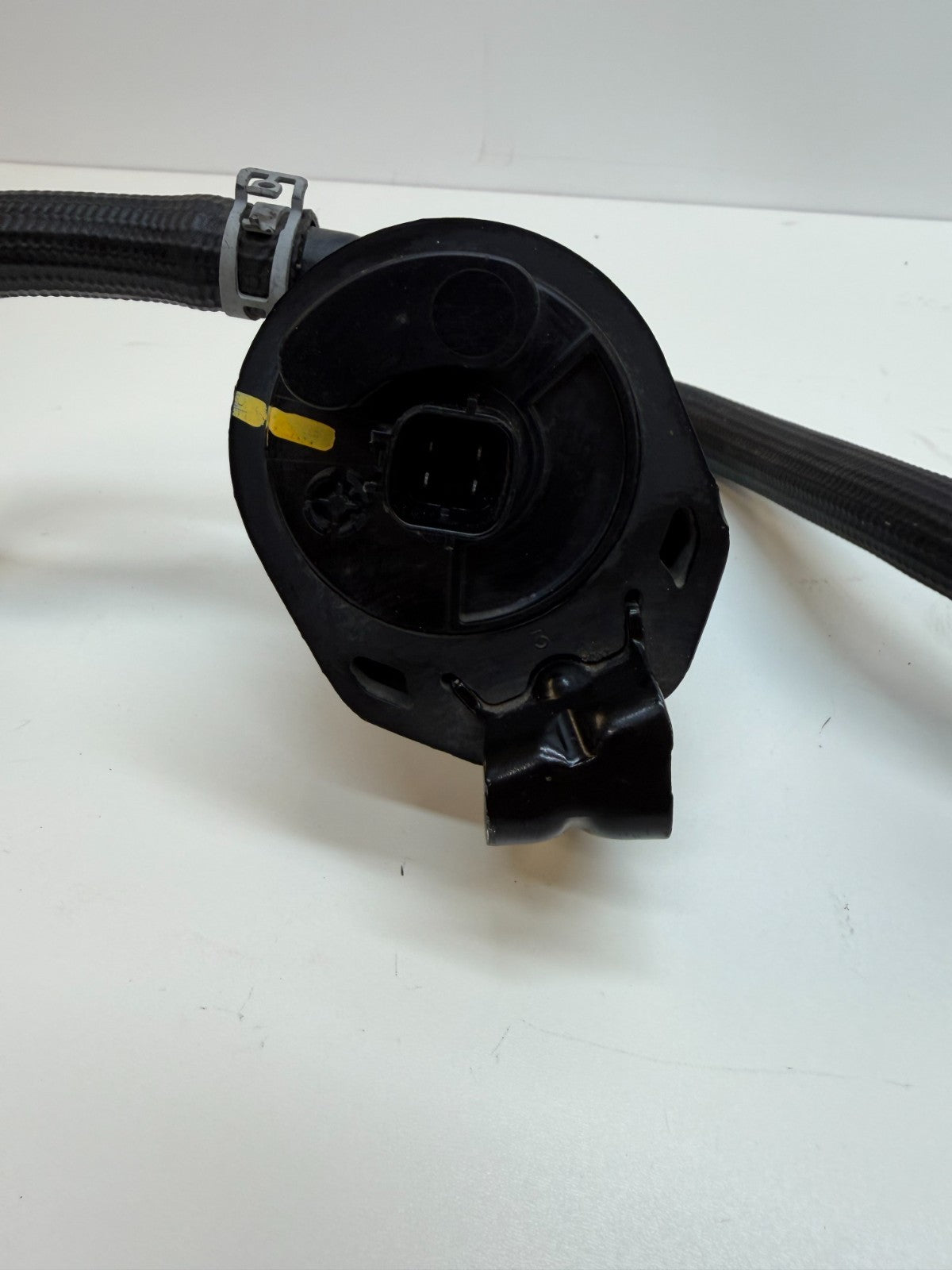2012-2020 TESLA S ENGINE COOLANT PUMP & 3-WAY VALVE W/HOSES 1035348-00-G