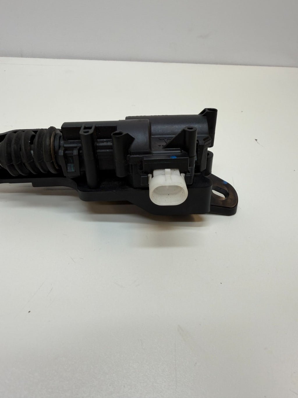 2020-2023 Tesla Model Y Front Frunk Hood Lock Latch Actuator 1500397-00-E