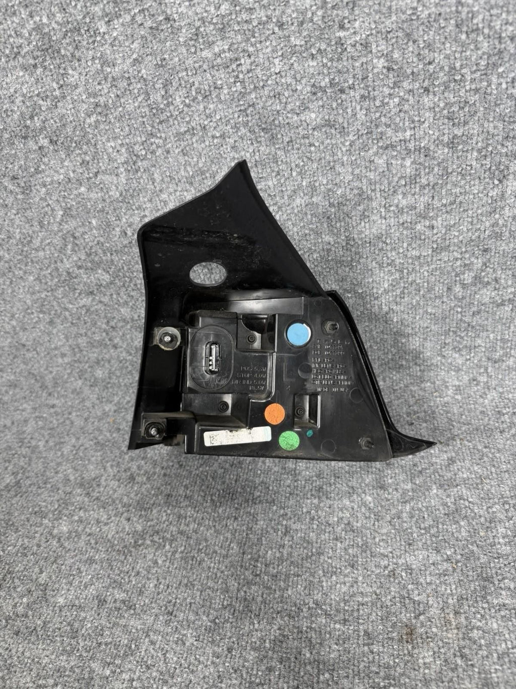 ♦️2017 - 2023 TESLA MODEL 3 REAR LEFT DRIVER SIDE OUTER TAIL LIGHT OEM, 1077397