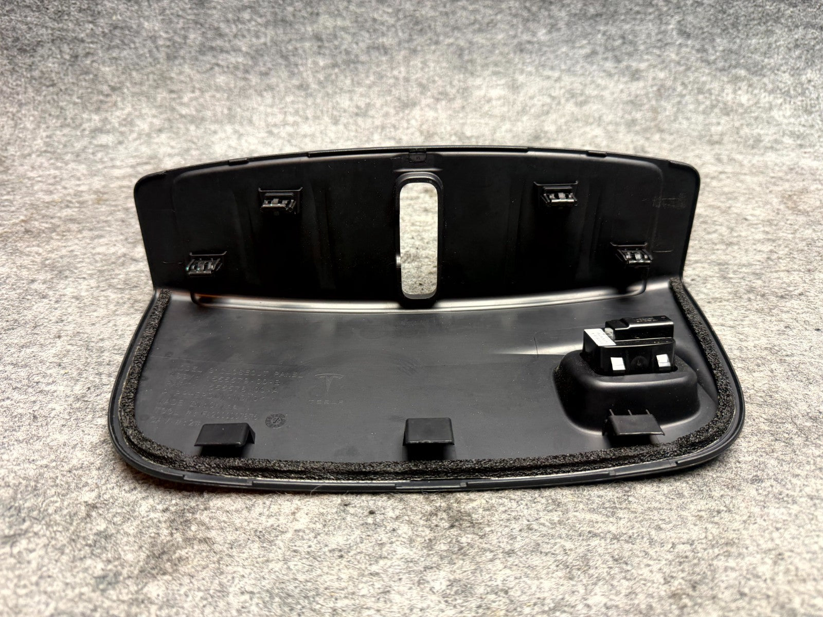 ♦️2017–2023 TESLA MODEL 3 FRONT FRUNK CLOSEOUT HOOD LOCK COVER OEM, 1555578-00-A