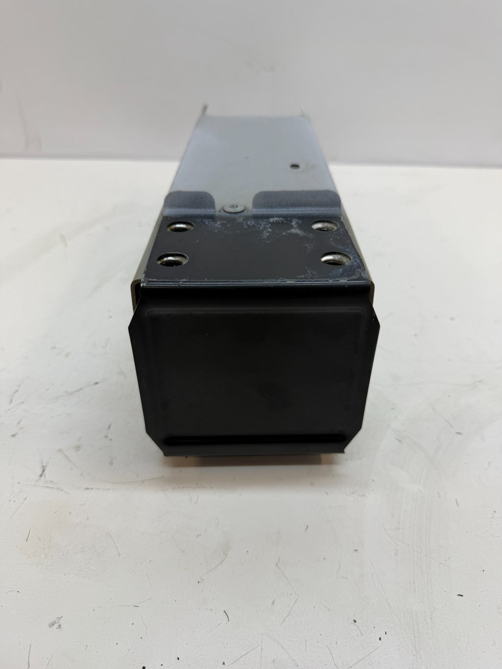 2017 - 2024 TESLA MODEL Y FRONT BUMPER RIGHT REINFORCEMENT BAR MOUNT BRACKET