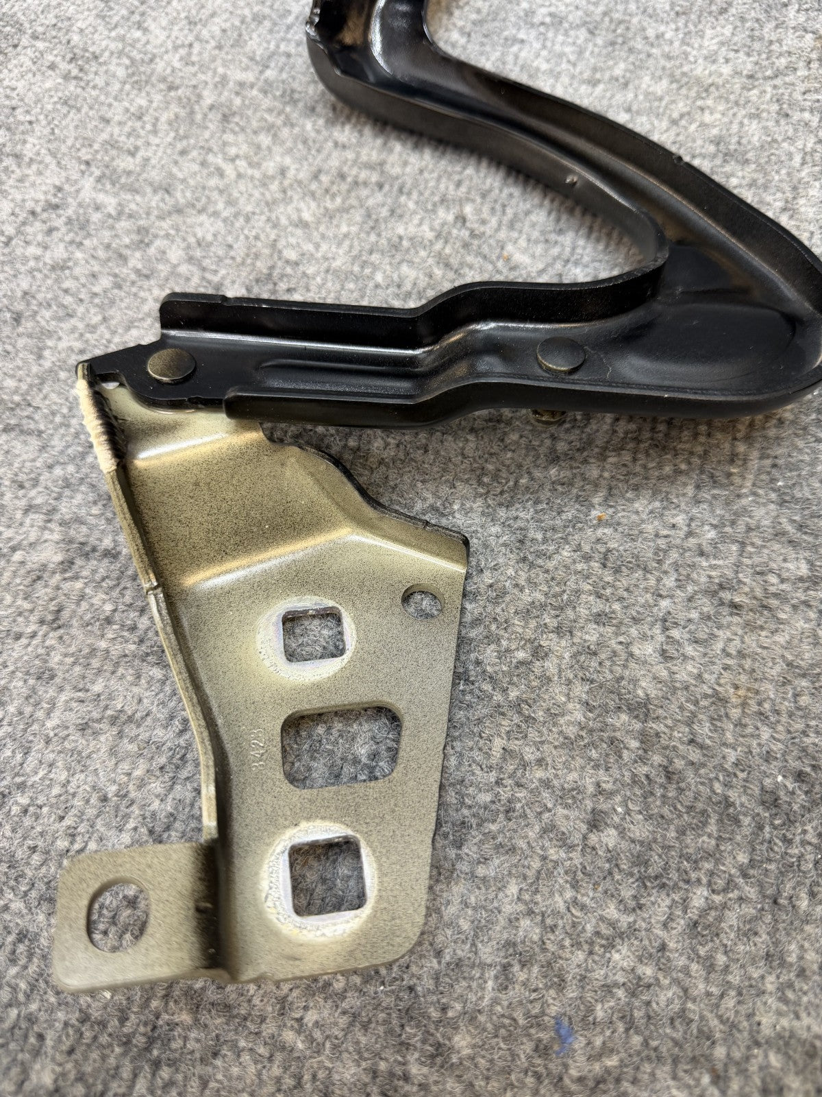 2020-2024 TESLA MODEL Y FRONT RIGHT & LEFT SIDE HOOD HINGE SET OEM, 1496268-00-C
