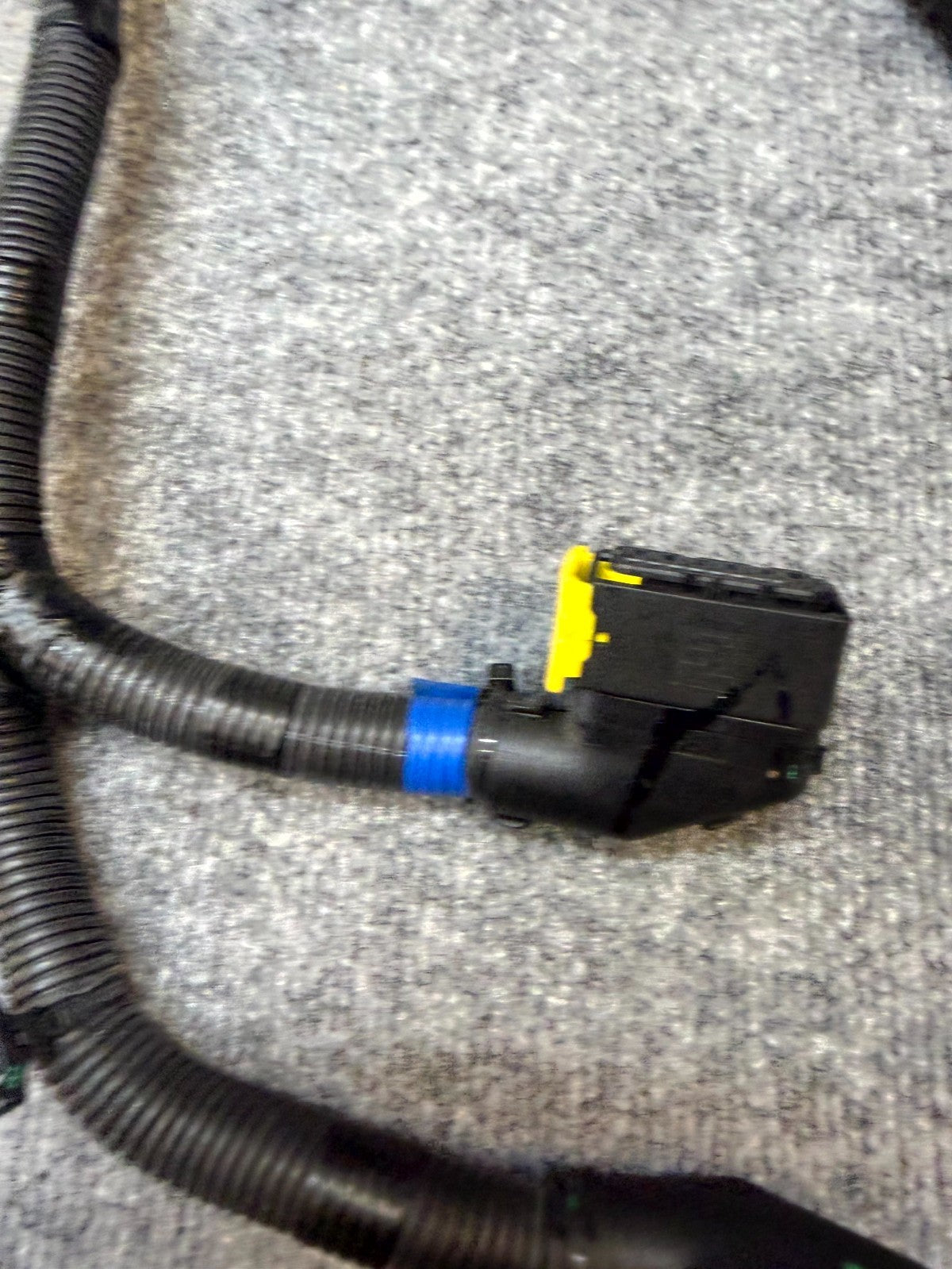 2020 - 2024 TESLA MODEL Y TRAILER JUMPER TOWING HITCH CABLE OEM, 2534249-00-A